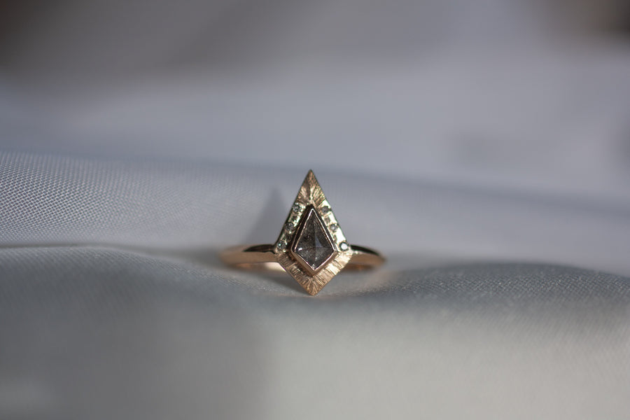 A bold and alternative choice for an engagement ring, the Endy is sure to turn heads.