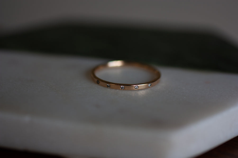 Looking for a simple but unique wedding band? The Leo ring is perfect for you.