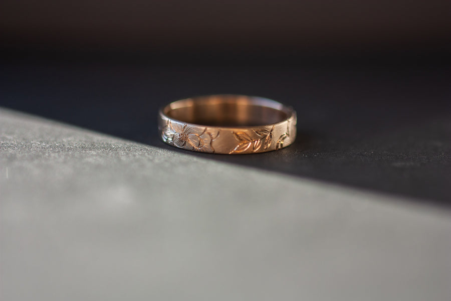 Floral engraved band